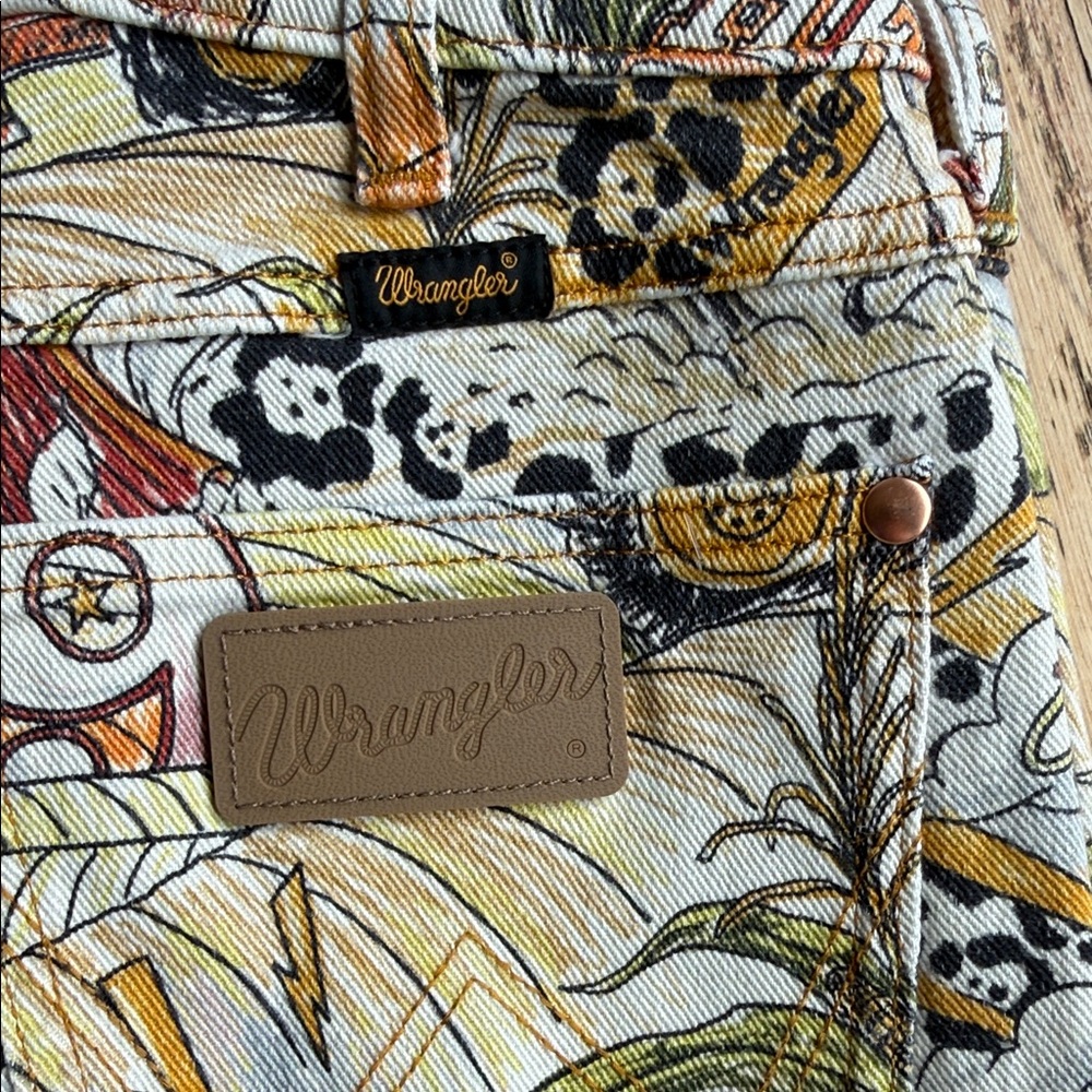 Wrangler Ladies Lainey Life Of Lainey Multiprint Flare Jeans 25 x 32 - Picture 10 of 11
